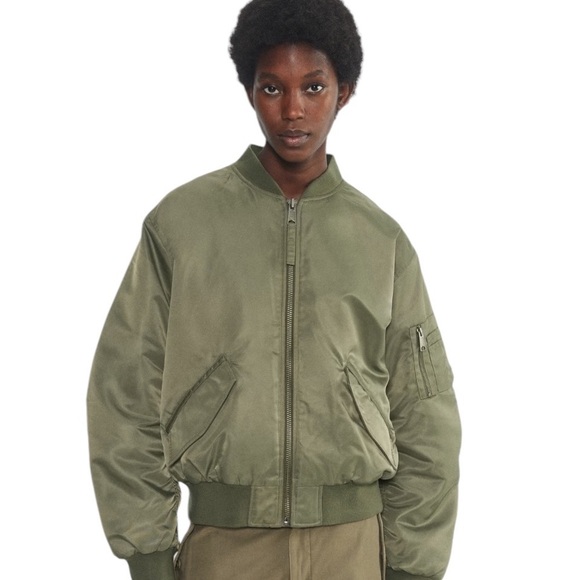 Aritzia TNA Brea Army Green Bomber Style Jacket, size S - Picture 1 of 12
